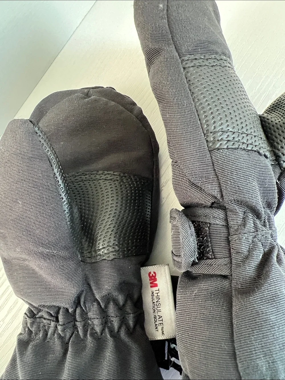3M Thinsulate | Black Kids Mittens Size 2T/3T